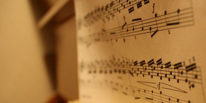 Compositori ed epoche diverse a confronto – Franco Mariatti dirige il complesso vocale “L. Lessona”